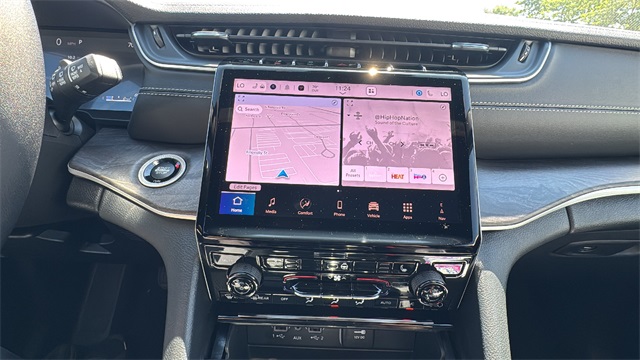 new 2025 Jeep Grand Cherokee car, priced at $45,025