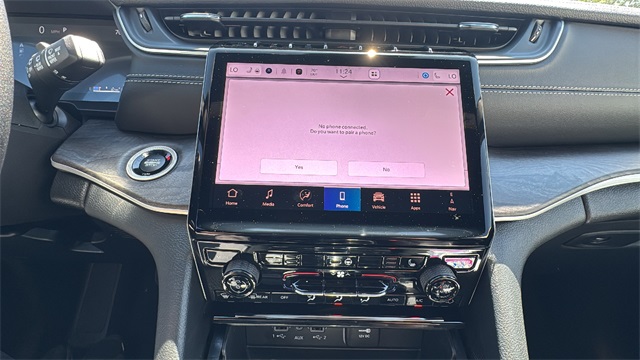 new 2025 Jeep Grand Cherokee car, priced at $45,025