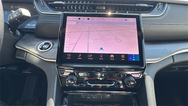 new 2025 Jeep Grand Cherokee car, priced at $45,025