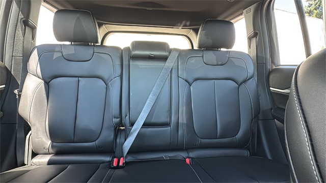 new 2025 Jeep Grand Cherokee car, priced at $45,025