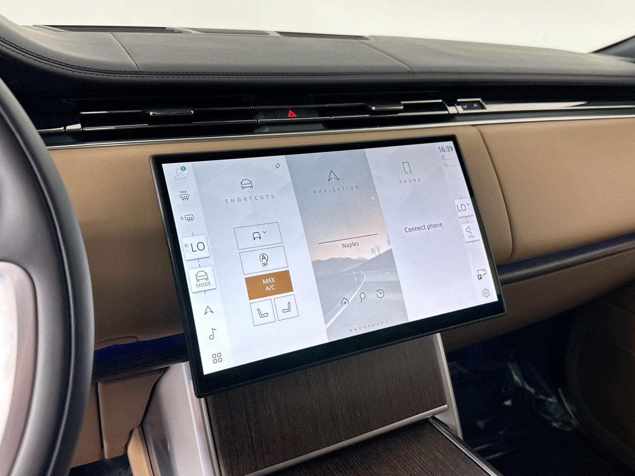 new 2025 Land Rover Range Rover car, priced at $129,115