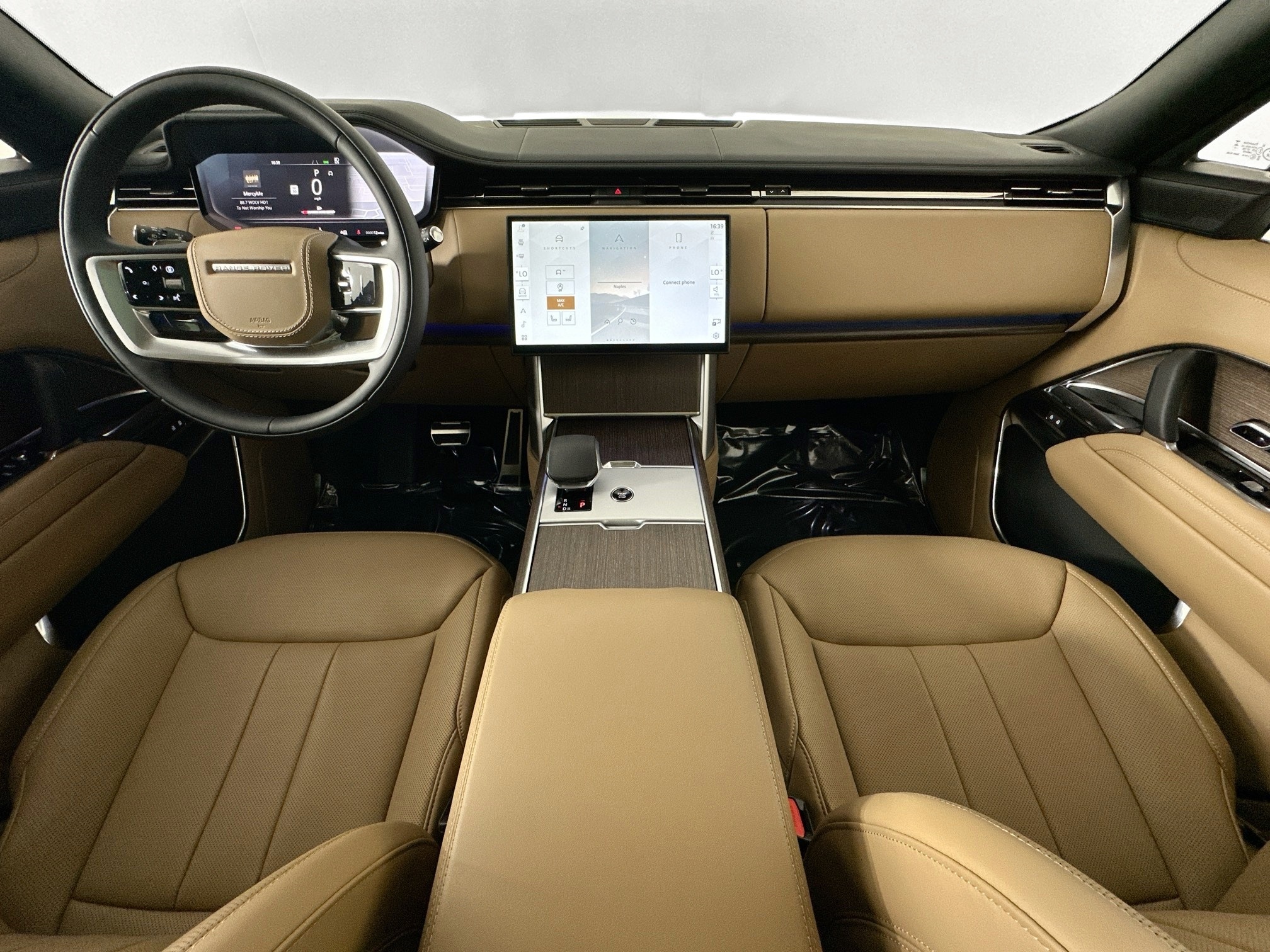 new 2025 Land Rover Range Rover car, priced at $129,115