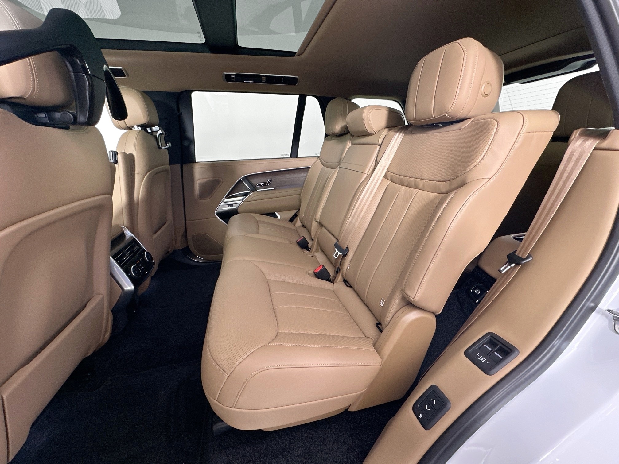 new 2025 Land Rover Range Rover car, priced at $129,115