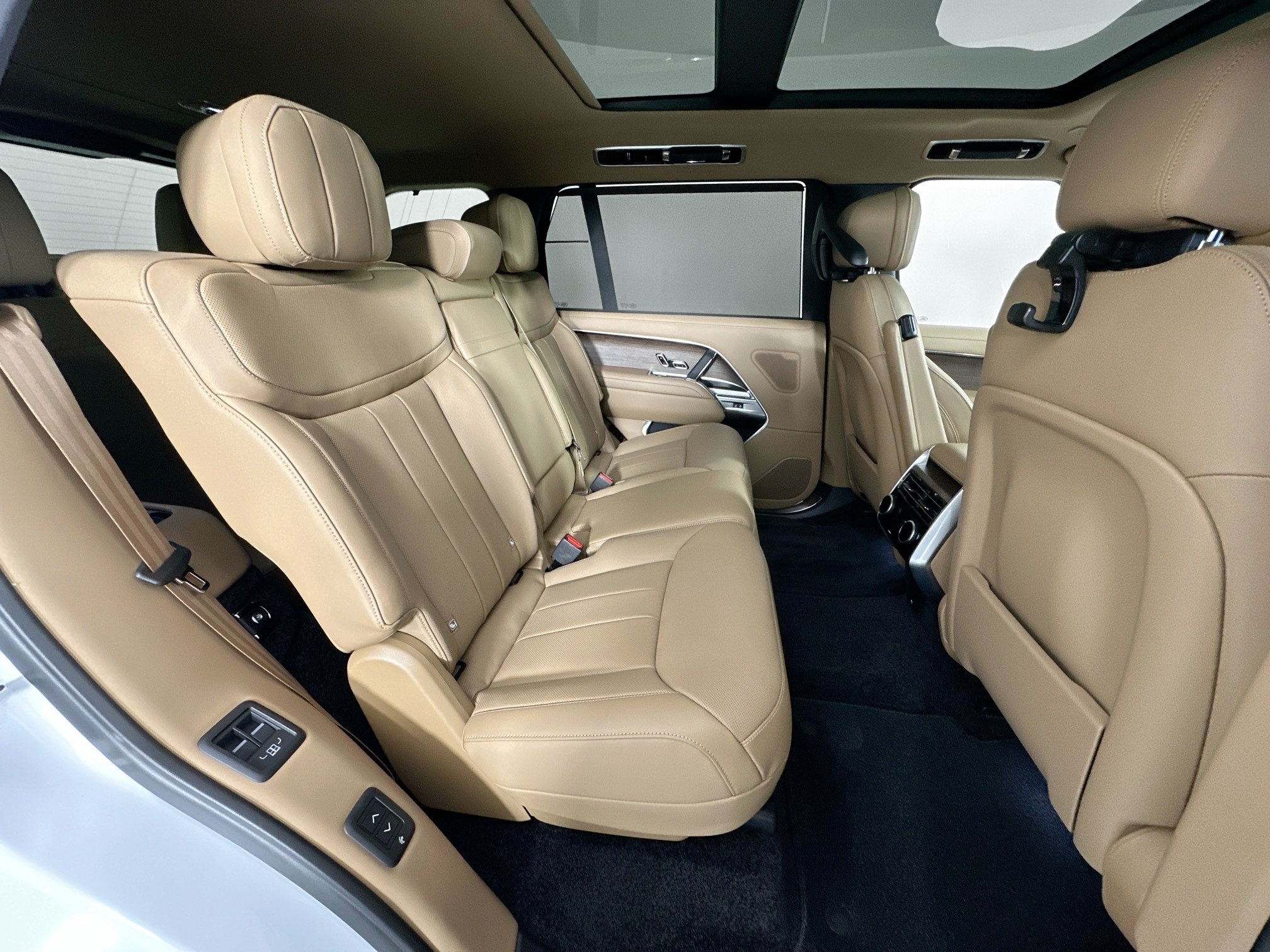 new 2025 Land Rover Range Rover car, priced at $129,115