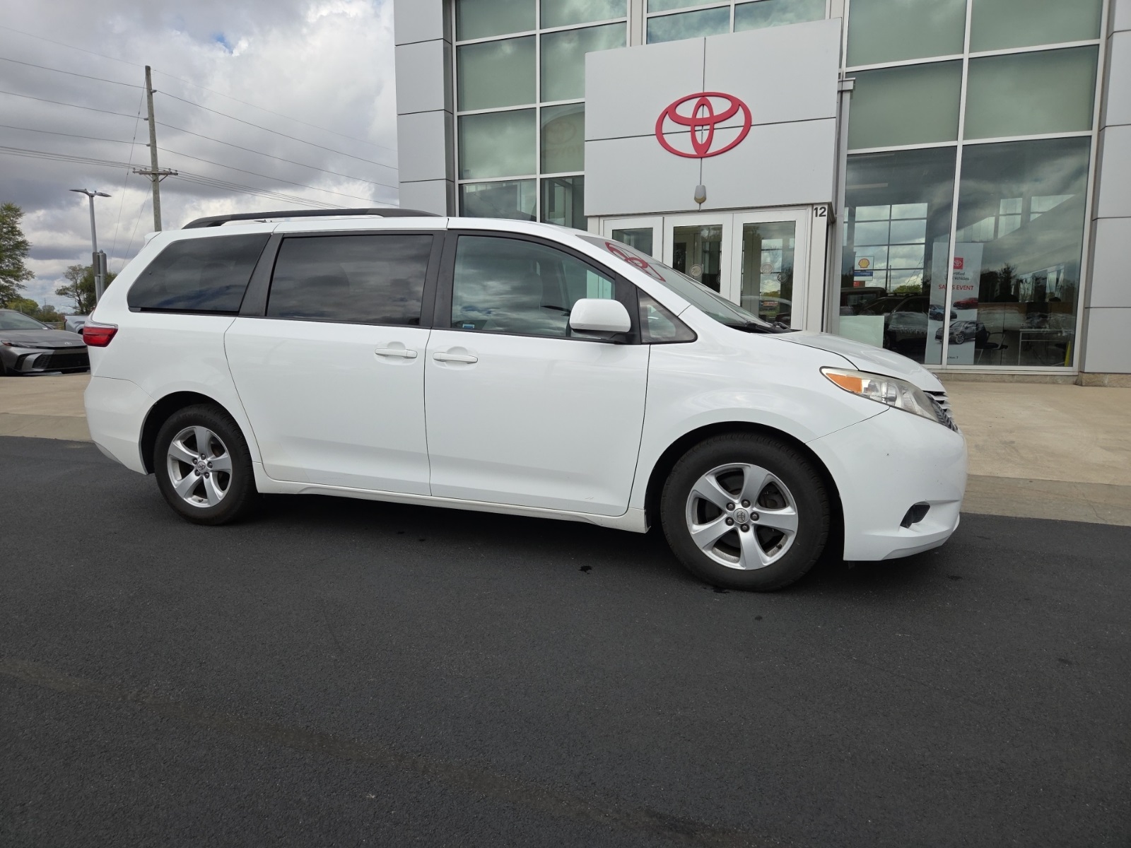 used 2015 Toyota Sienna car, priced at $13,521