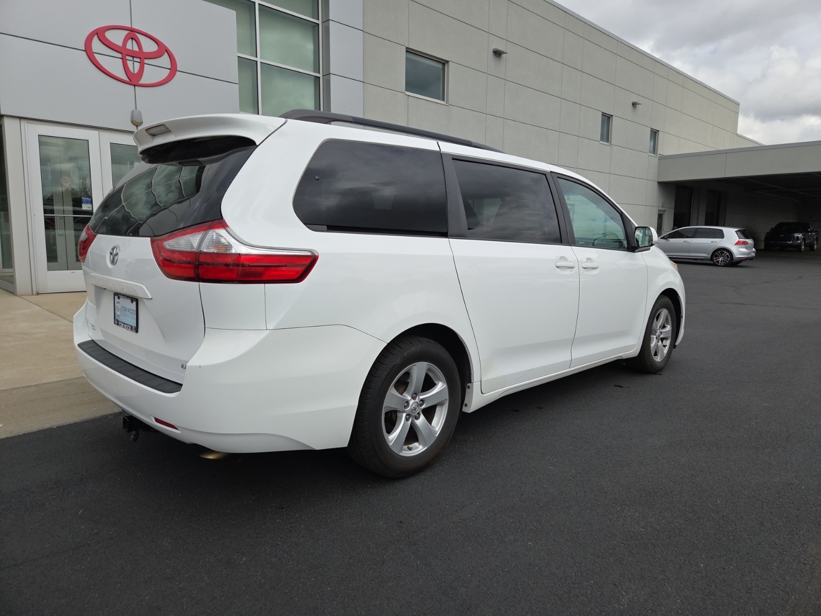 used 2015 Toyota Sienna car, priced at $13,521