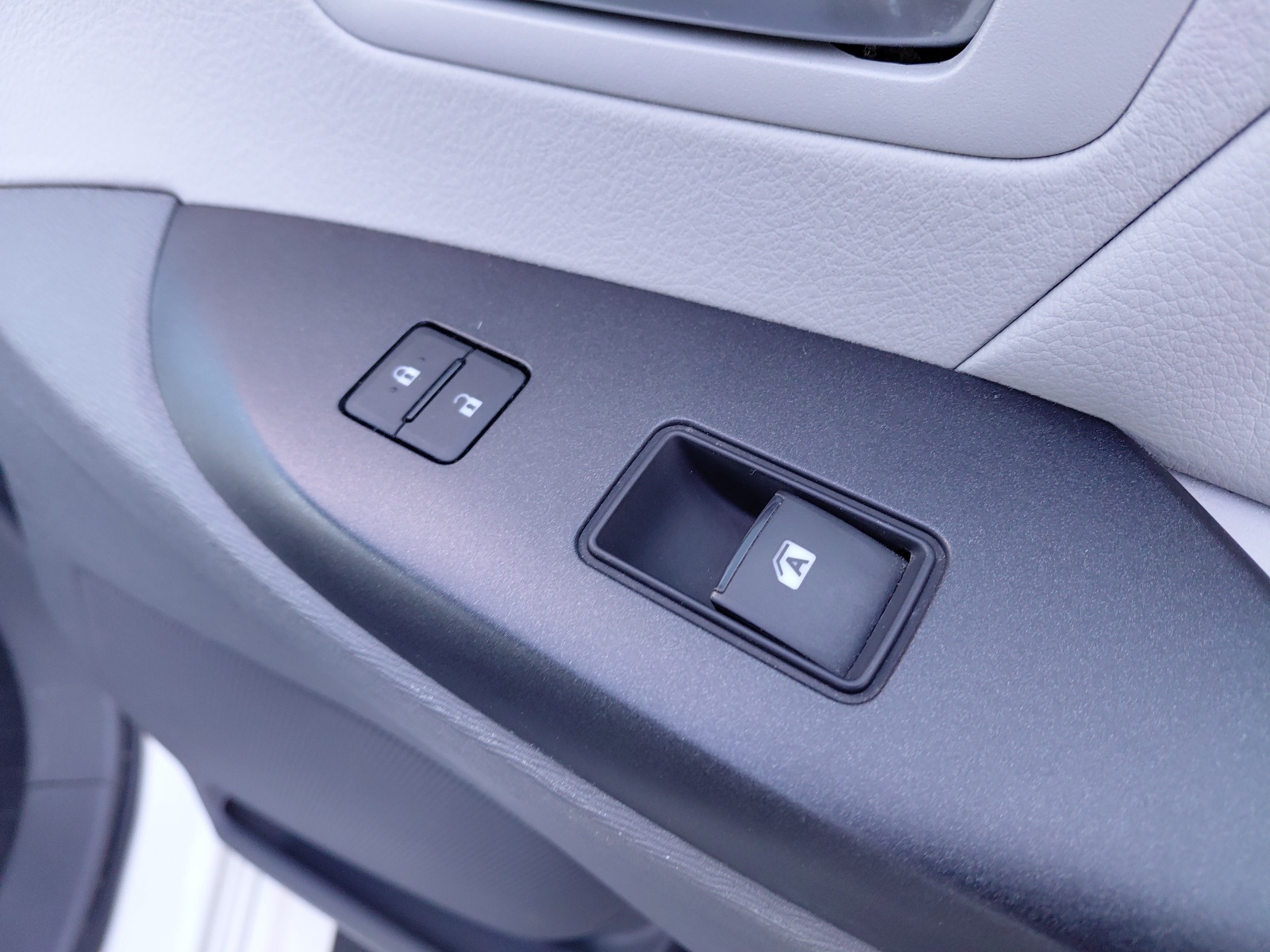 used 2015 Toyota Sienna car, priced at $13,521