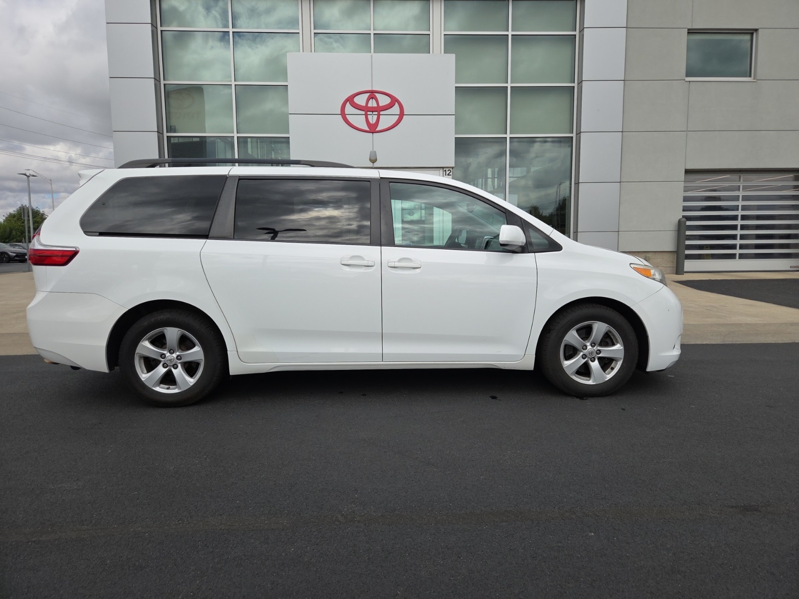 used 2015 Toyota Sienna car, priced at $13,521