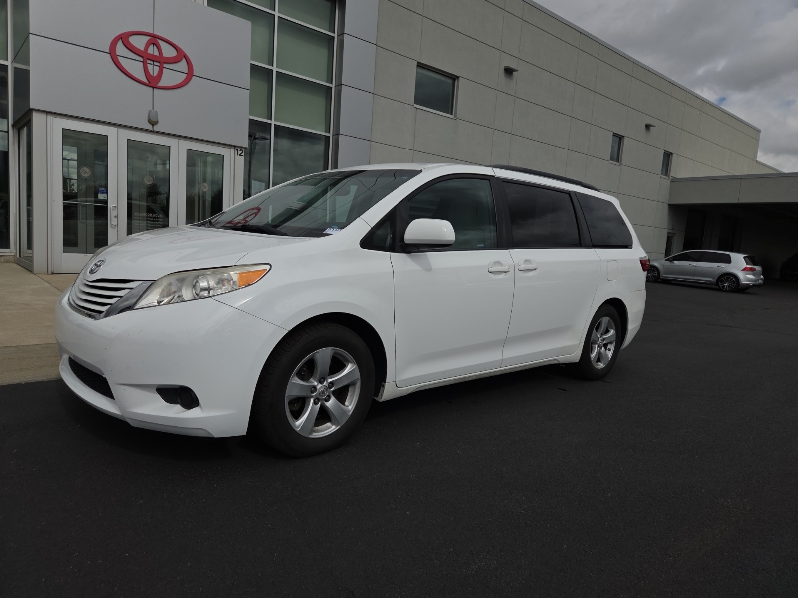used 2015 Toyota Sienna car, priced at $13,521