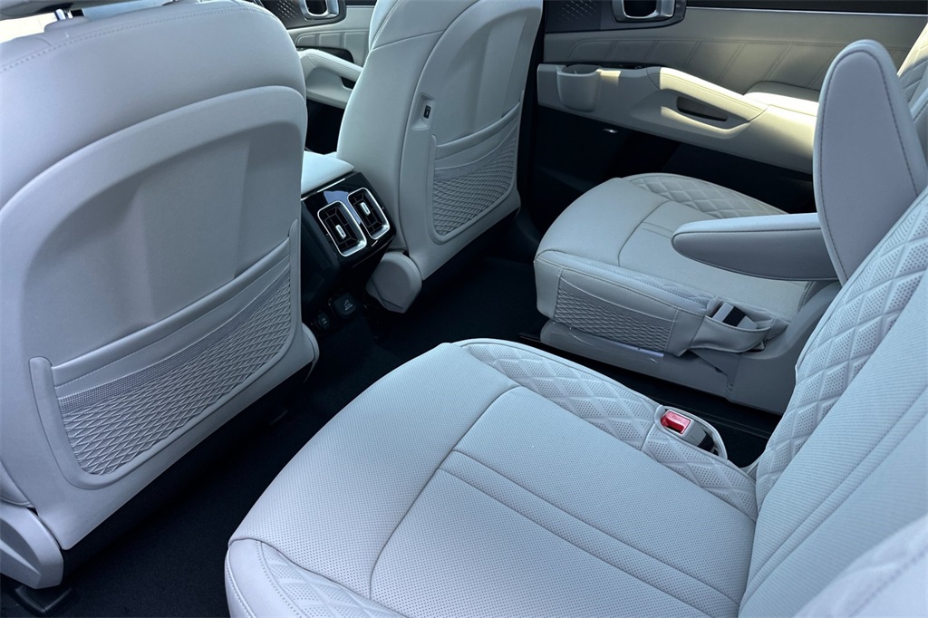 new 2025 Kia Sorento Hybrid car, priced at $48,535
