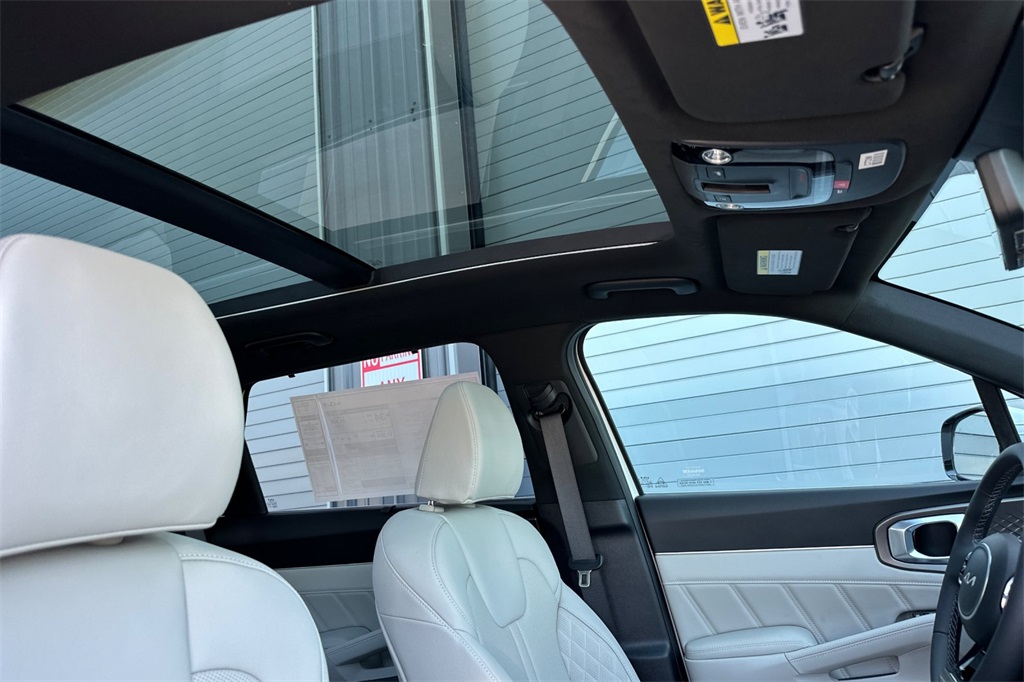 new 2025 Kia Sorento Hybrid car, priced at $48,535