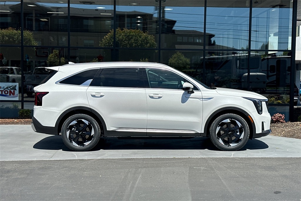 new 2025 Kia Sorento Hybrid car, priced at $48,535
