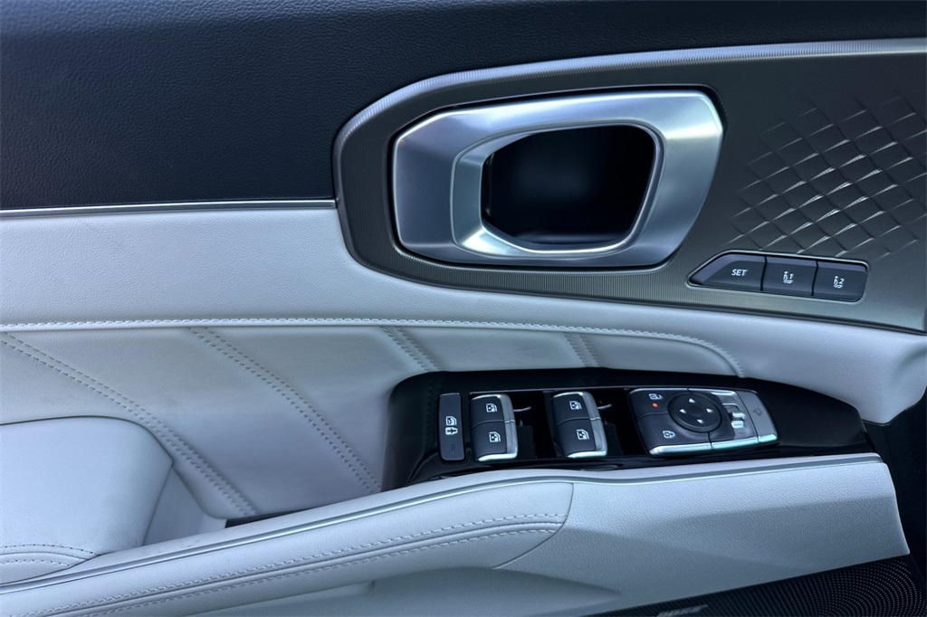 new 2025 Kia Sorento Hybrid car, priced at $48,535