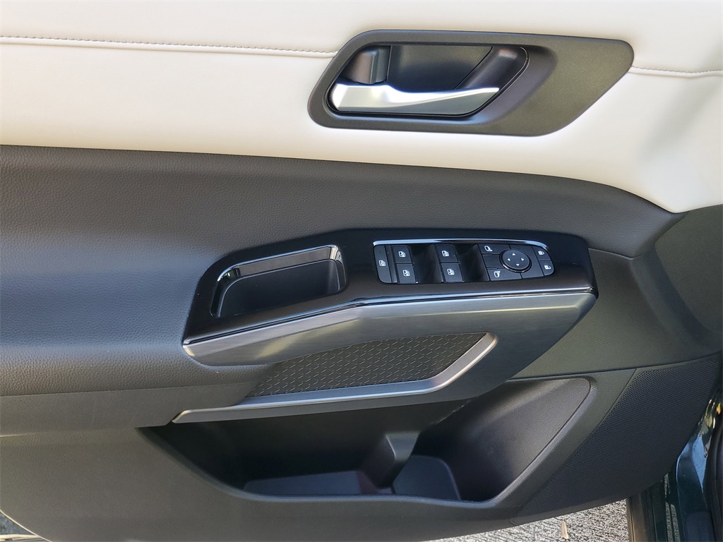 used 2022 Nissan Pathfinder car, priced at $24,795