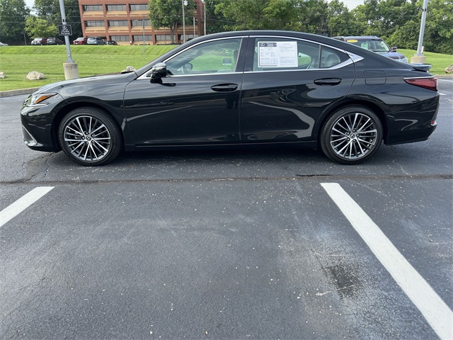 used 2023 Lexus ES car, priced at $43,040