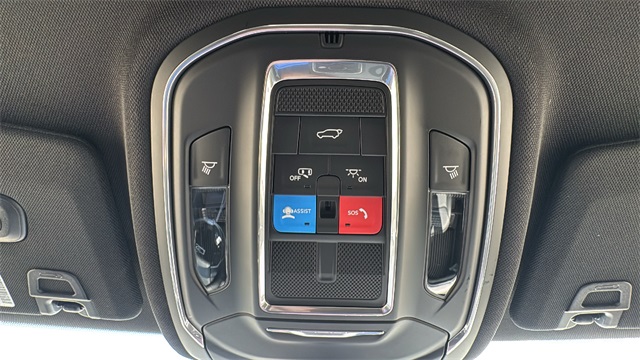 new 2025 Jeep Grand Cherokee car, priced at $45,912