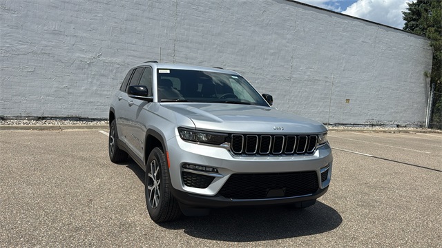 new 2025 Jeep Grand Cherokee car, priced at $45,912