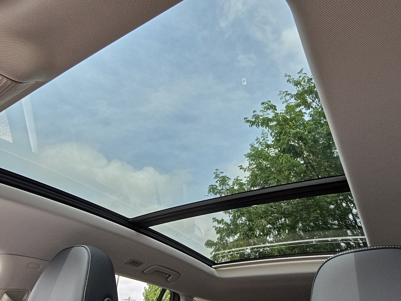 new 2025 Volkswagen Tiguan car, priced at $35,752