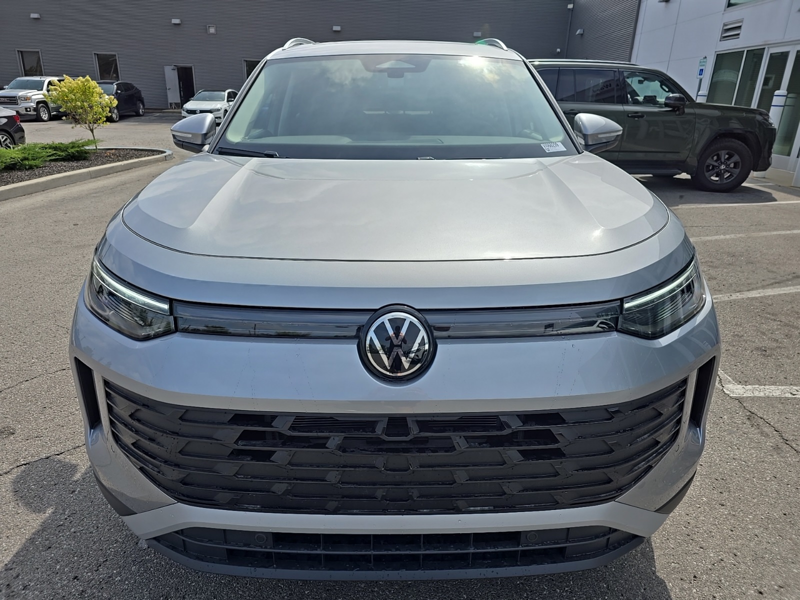 new 2025 Volkswagen Tiguan car, priced at $35,752