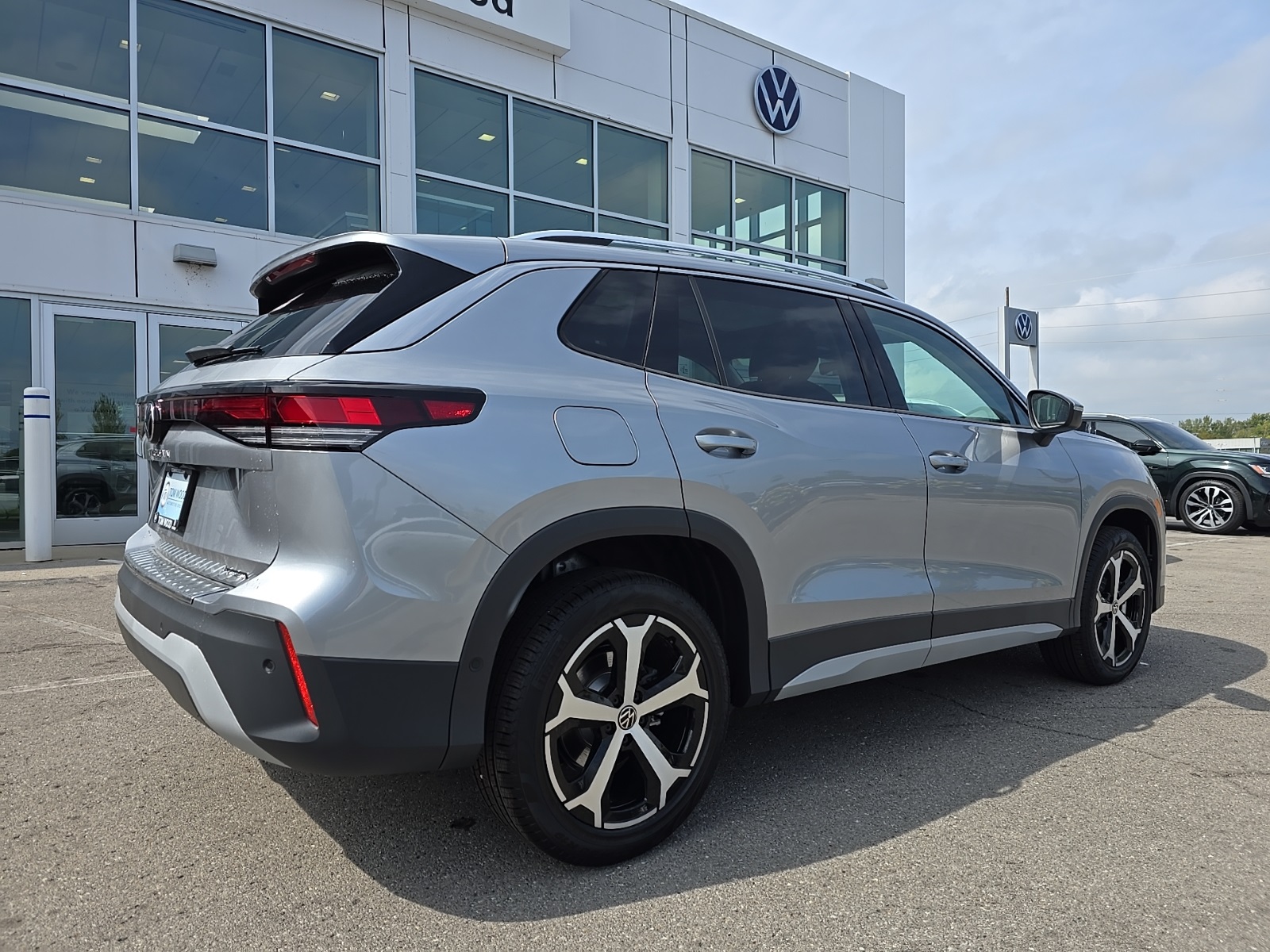 new 2025 Volkswagen Tiguan car, priced at $35,752