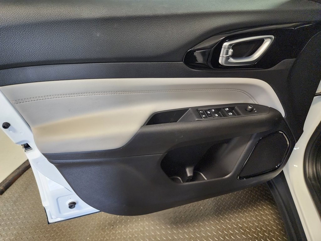 new 2025 Jeep Compass car, priced at $32,131