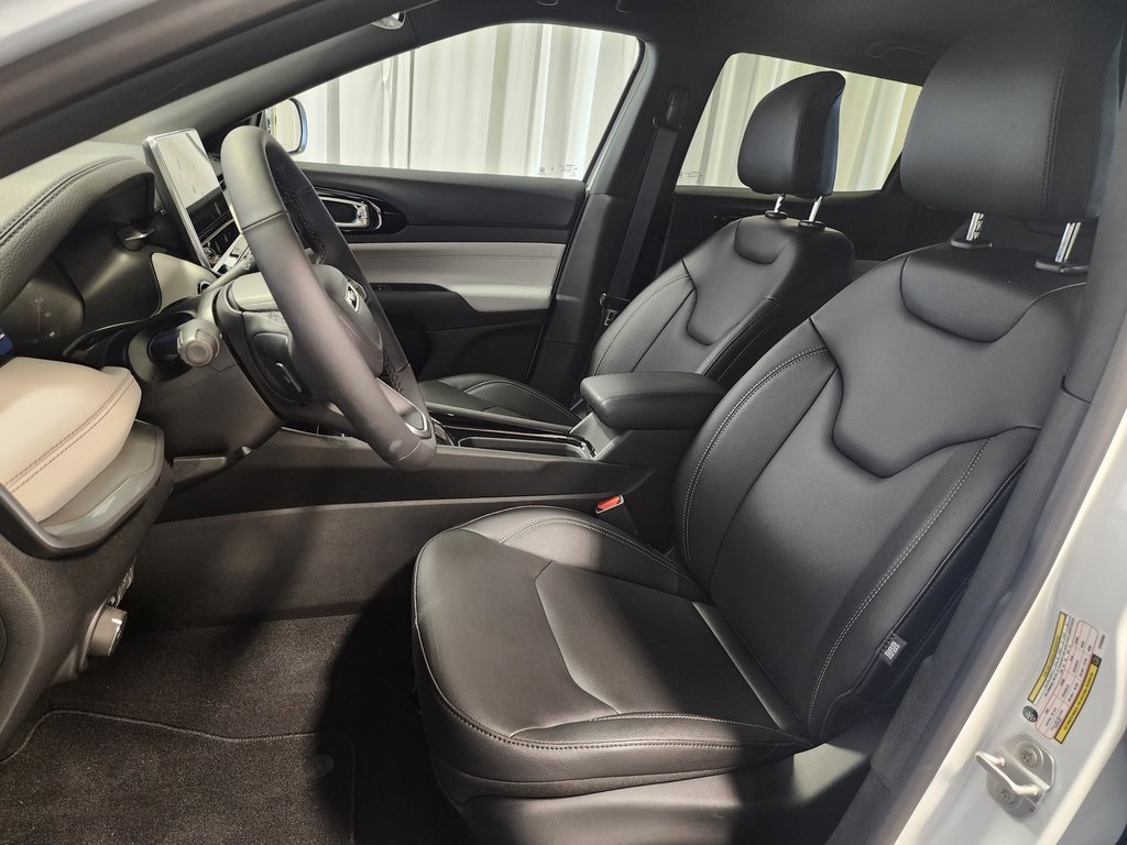new 2025 Jeep Compass car, priced at $32,131