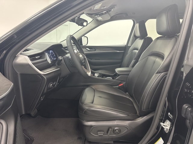 used 2023 Jeep Grand Cherokee car, priced at $35,335