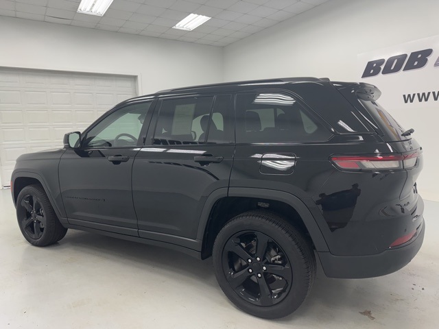 used 2023 Jeep Grand Cherokee car, priced at $35,335