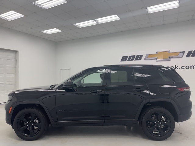 used 2023 Jeep Grand Cherokee car, priced at $35,335