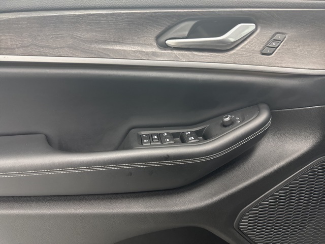 used 2023 Jeep Grand Cherokee car, priced at $35,335