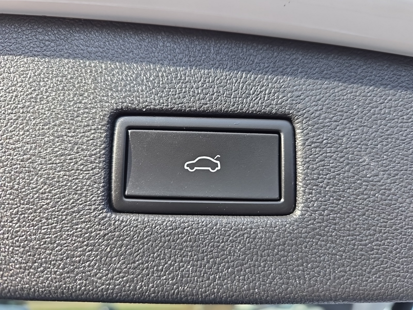 used 2022 Volkswagen Tiguan car, priced at $25,000