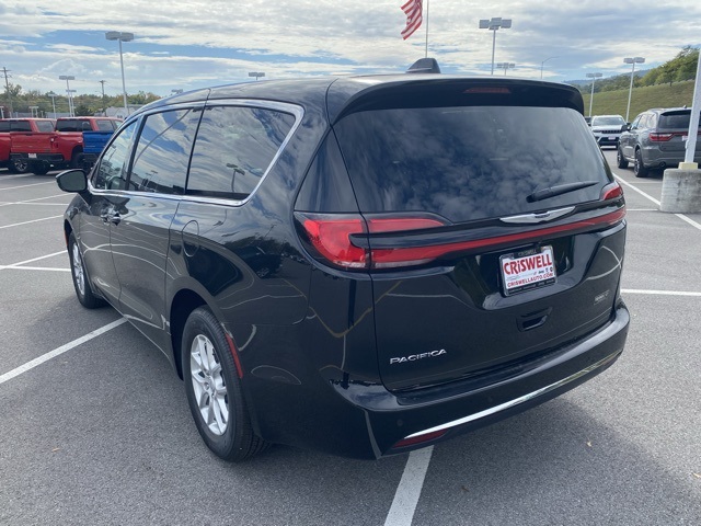 new 2026 Chrysler Pacifica car, priced at $34,920