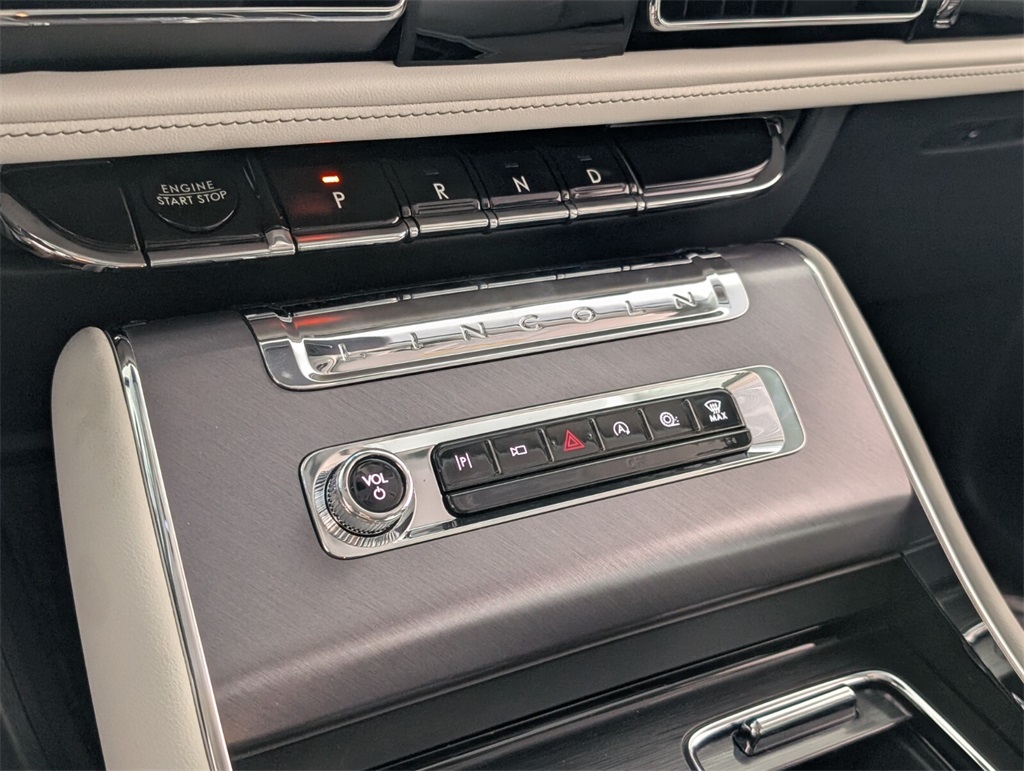 new 2025 Lincoln Aviator car, priced at $59,270