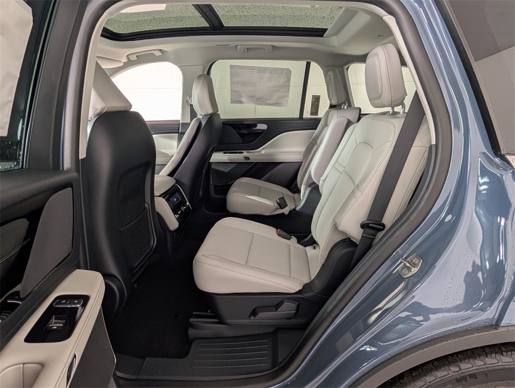 new 2025 Lincoln Aviator car, priced at $59,270