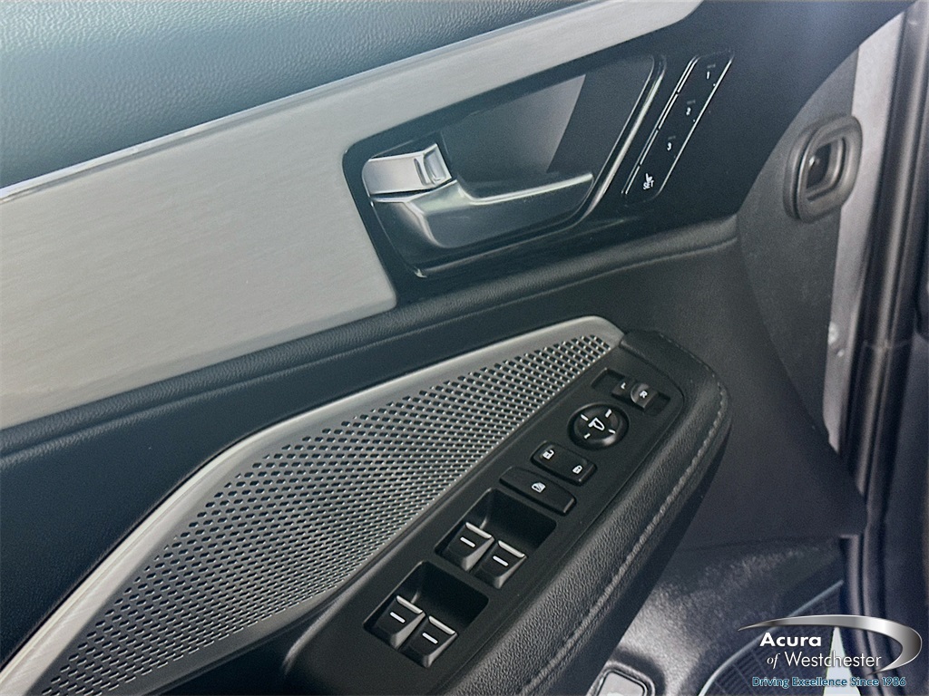 used 2023 Acura MDX car, priced at $36,999