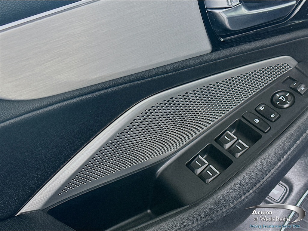 used 2023 Acura MDX car, priced at $36,999