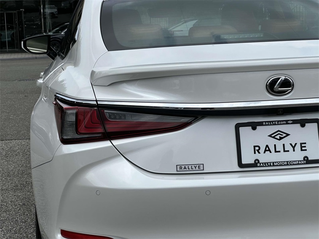 used 2025 Lexus ES car, priced at $44,995