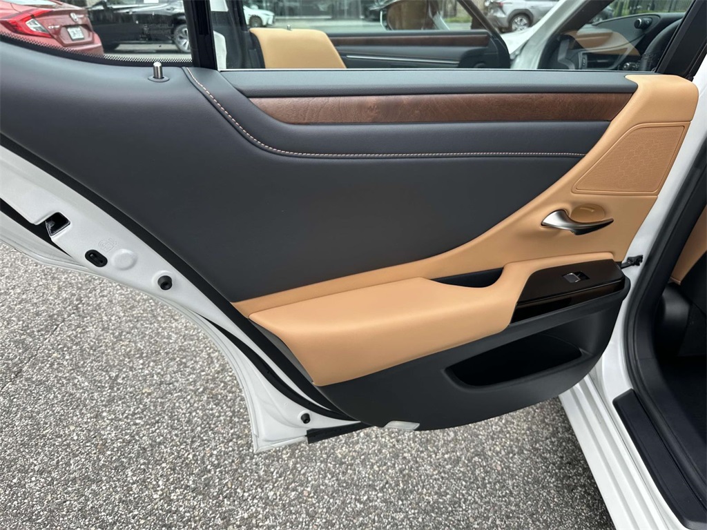 used 2025 Lexus ES car, priced at $44,995