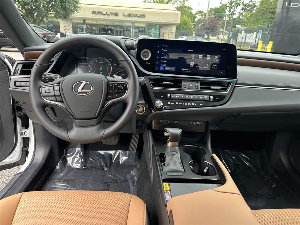 used 2025 Lexus ES car, priced at $44,995