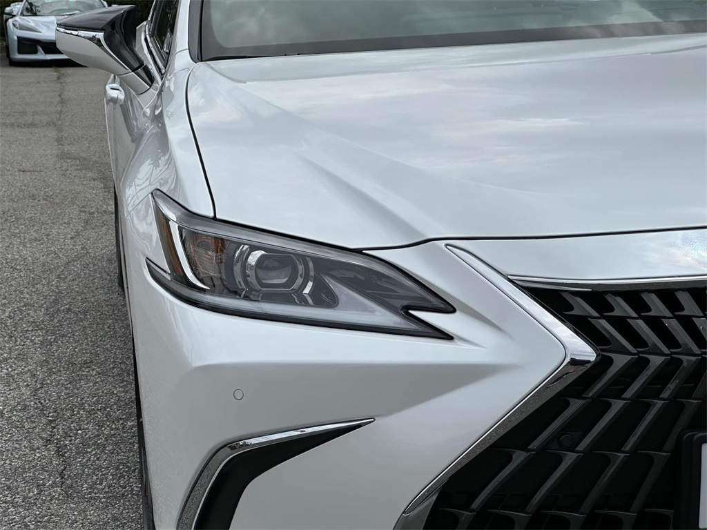 used 2025 Lexus ES car, priced at $44,995