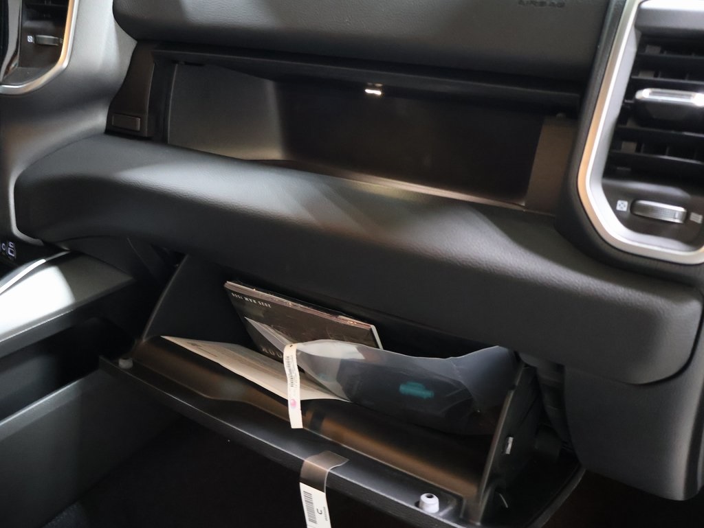 new 2025 Ram 1500 car, priced at $48,577