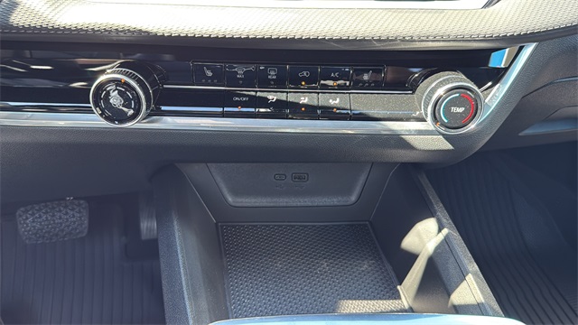 new 2026 Chevrolet Equinox car, priced at $33,145