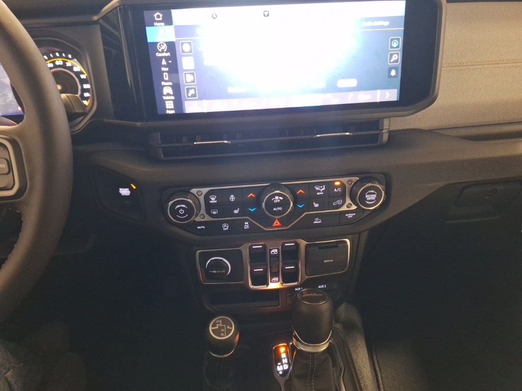 new 2025 Jeep Gladiator car, priced at $47,499