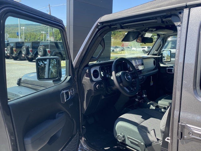 new 2025 Jeep Wrangler car, priced at $36,366