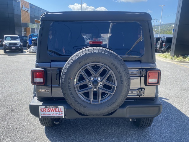 new 2025 Jeep Wrangler car, priced at $36,366