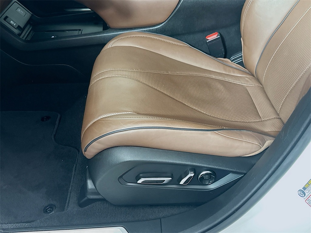 used 2022 Acura RDX car, priced at $37,999