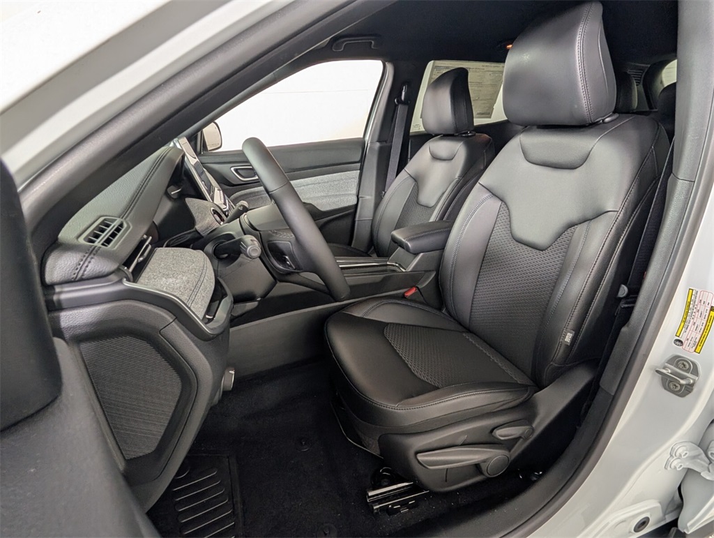 new 2025 Jeep Compass car, priced at $22,010