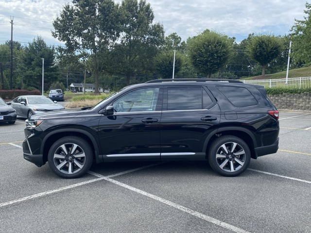 new 2025 Honda Pilot car, priced at $51,780