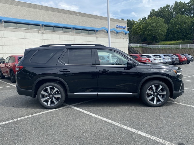 new 2025 Honda Pilot car, priced at $51,780