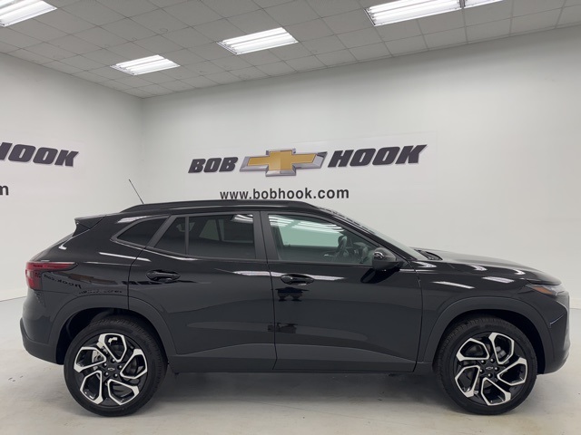 new 2025 Chevrolet Trax car, priced at $25,895